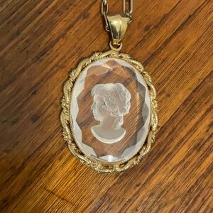 Vintage Gold Tone Cameo